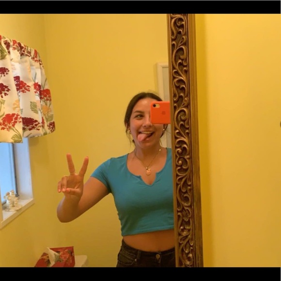 Pacsun cropped shirt! - Picture 3 of 3